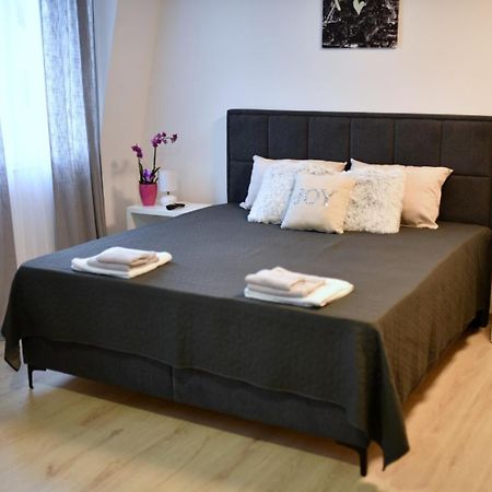 West In Apartments Čačak エクステリア 写真