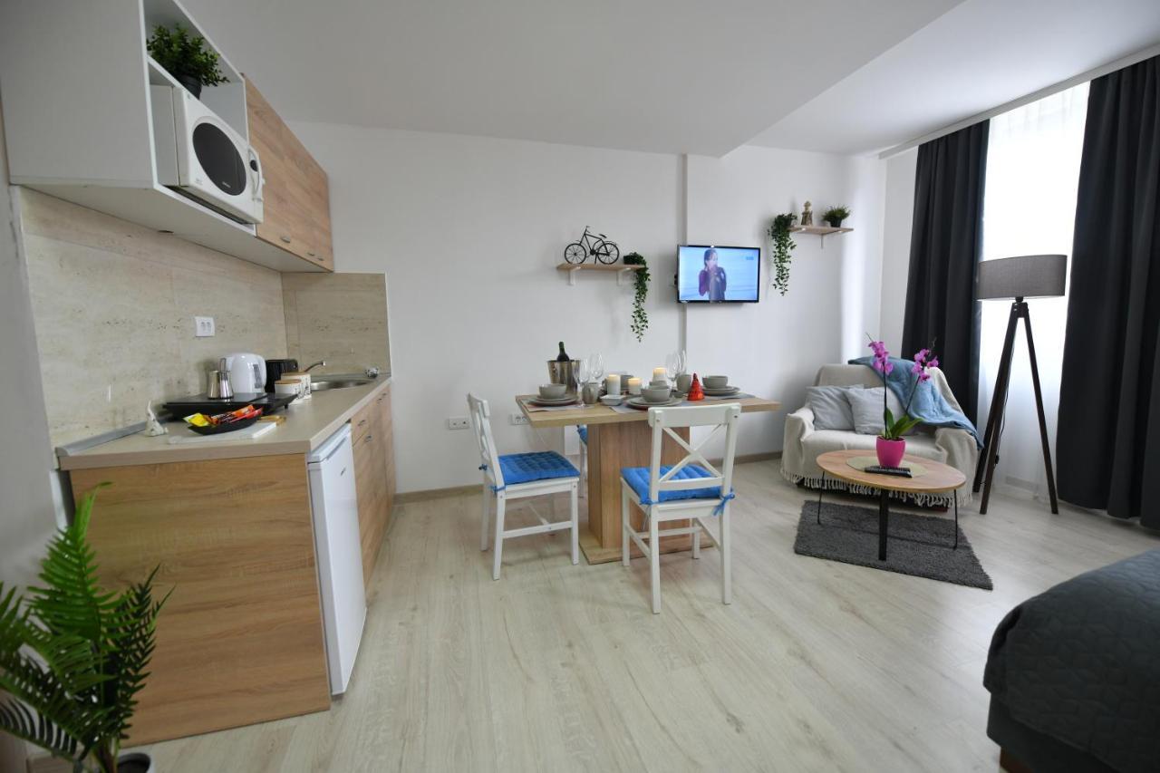 West In Apartments Čačak エクステリア 写真
