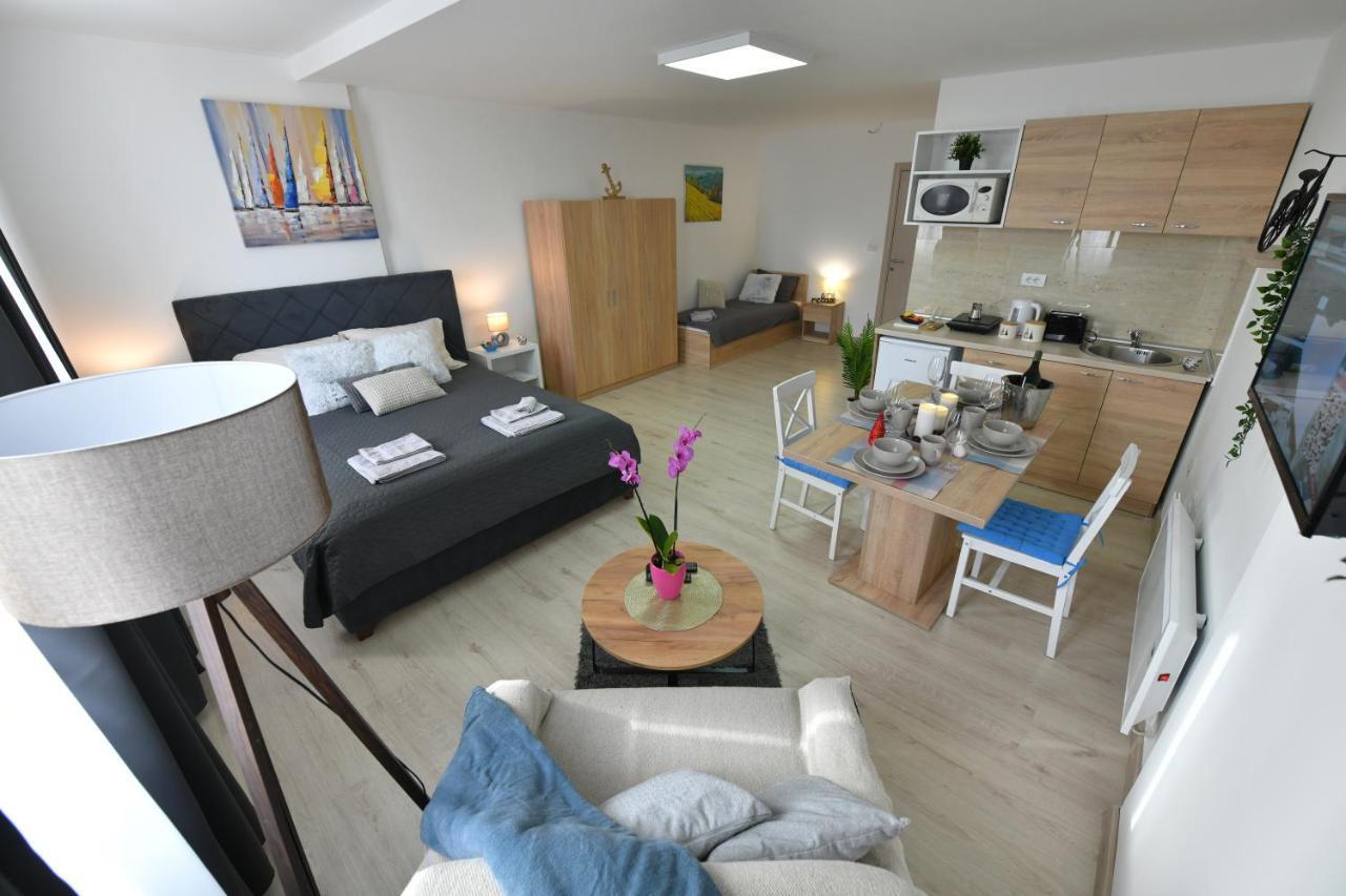 West In Apartments Čačak エクステリア 写真