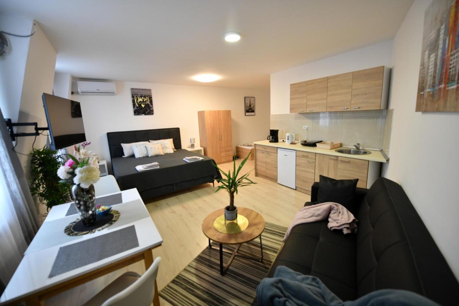 West In Apartments Čačak エクステリア 写真